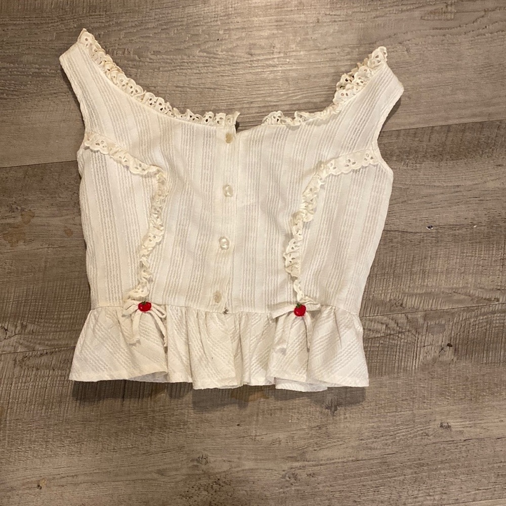 Vintage 1960’s boho peasant white eyelet trim blouse, x small-small**